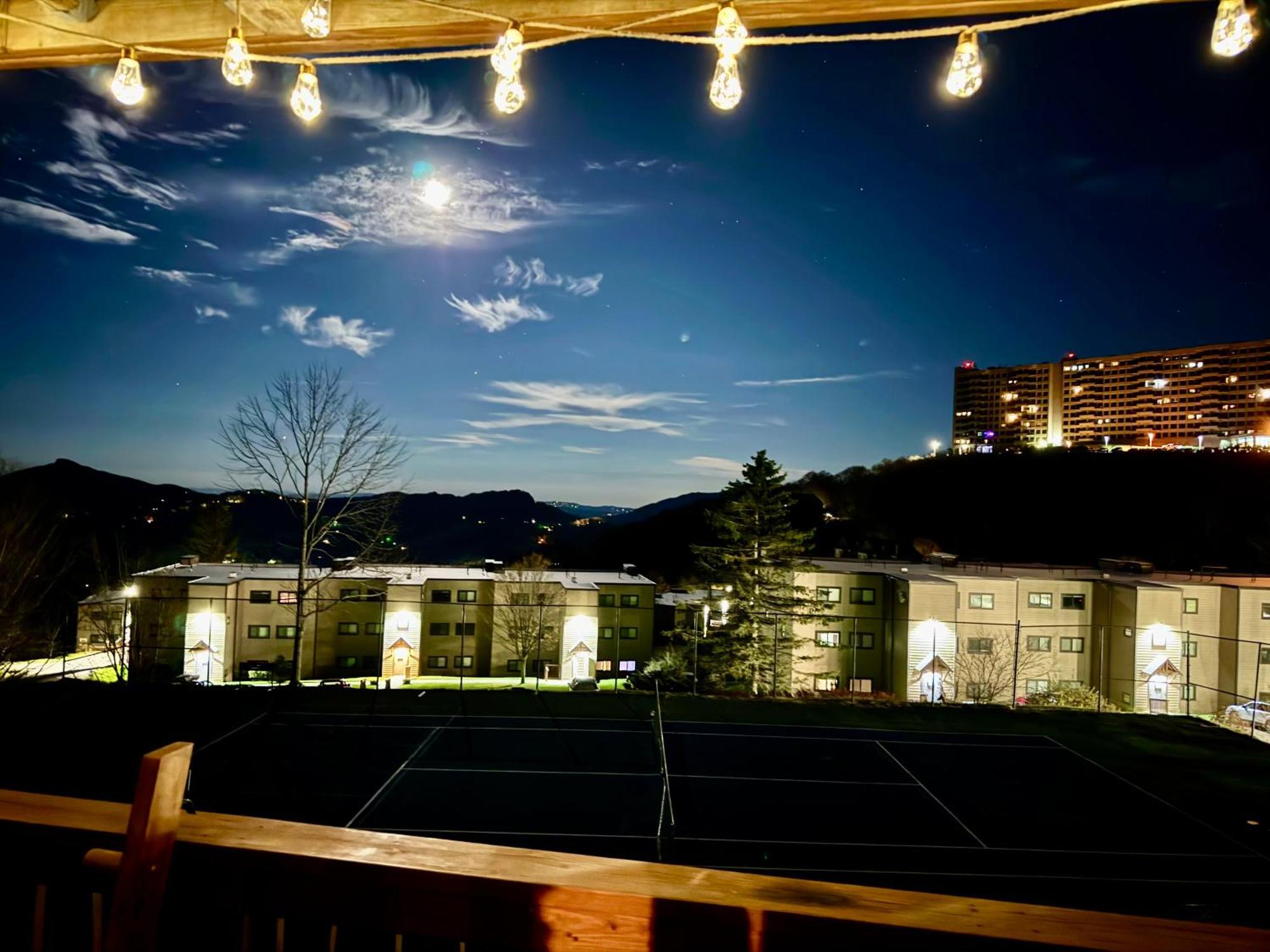 The Sugar Suite - Renovated With A View! Ac! Pool, Hot Tub, Sauna, Gym, Ev Sugar Mountain Dış mekan fotoğraf